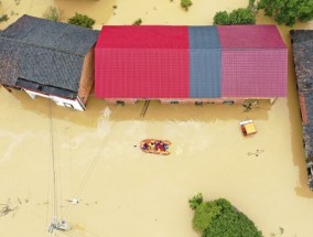 中国报告说，热带风暴带来的暴雨又造成7人死亡，使死亡人数上升到22人